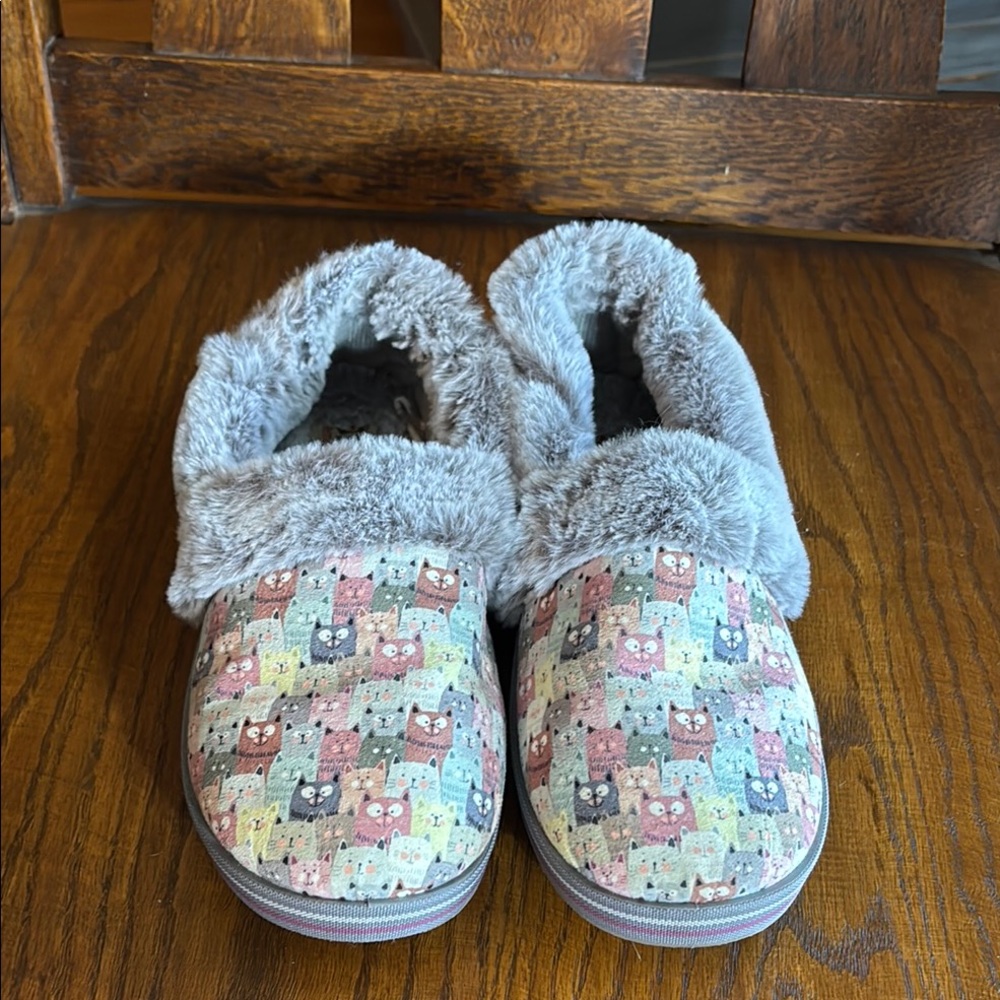 Cozy Gray Cat Print Slippers
